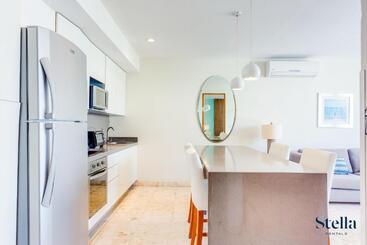 A Nah Apartments, Rooftop Pool, Walking Distance To 5th Avenue