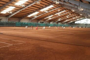 هتل Centercourt