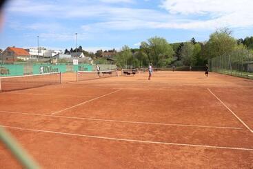 هتل Centercourt