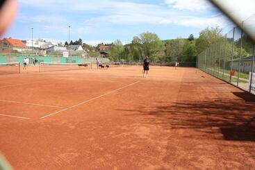 هتل Centercourt