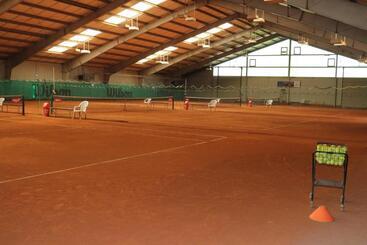 هتل Centercourt