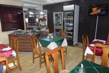 هتل Dreamland Suites