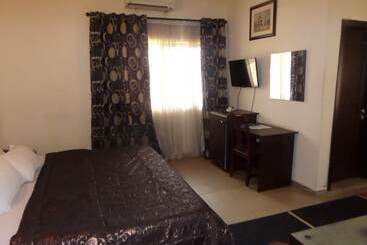 هتل Dreamland Suites