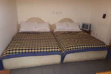 هتل Dreamland Suites