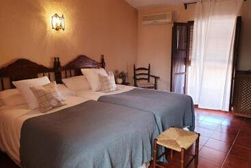 Hospedium Hotel Val De Pinares - Bogarra