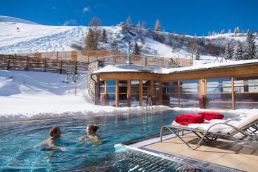 هتل Mountain Resort Feuerberg
