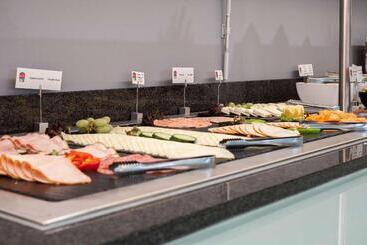 هتل Premier Inn Hannover City University