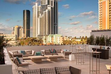 هتل Residence Inn Miami Sunny Isles Beach