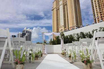 هتل Residence Inn Miami Sunny Isles Beach