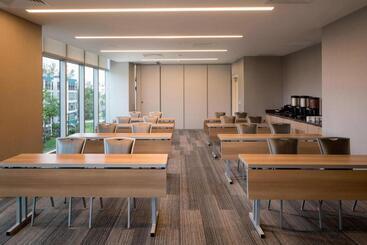 هتل Residence Inn Miami Sunny Isles Beach