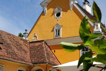 هتل Schloss Gamlitz
