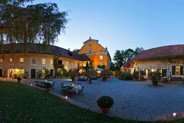 هتل Schloss Gamlitz