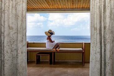 هتل The Bellafonte   Luxury Oceanfront
