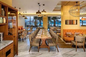 هتل The Retreat Palm Dubai Mgallery By Sofitel