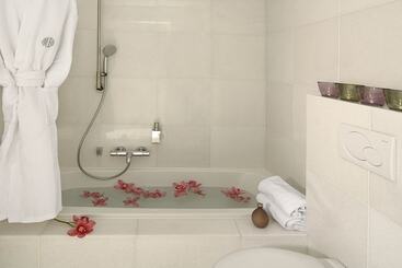 Maison Bousson Bed & Breakfast