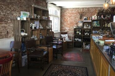 تختخواب و صبحانه Nine T Teen Bed And Boutique