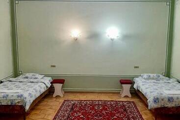 هاستل Royal Boutique Hotel On Kievyan