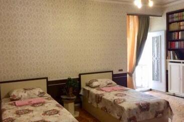 هاستل Royal Boutique Hotel On Kievyan