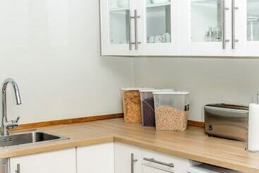 B&b Guesthouse   Bed And Breakfast Keflavik Centre