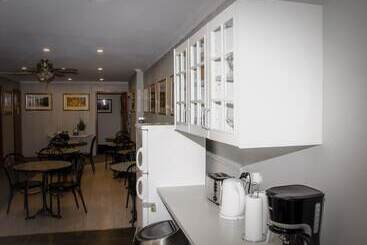 B&b Guesthouse   Bed And Breakfast Keflavik Centre