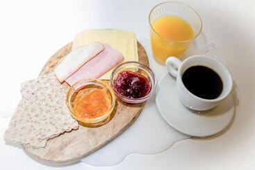 B&b Guesthouse   Bed And Breakfast Keflavik Centre