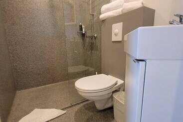 B&b Guesthouse   Bed And Breakfast Keflavik Centre