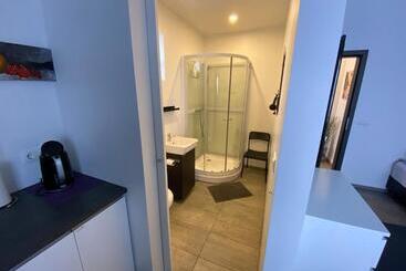 تختخواب و صبحانه Ace Guesthouse