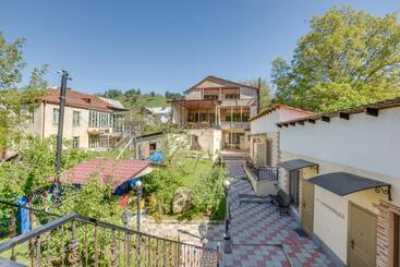 تختخواب و صبحانه Armenia Guesthouse