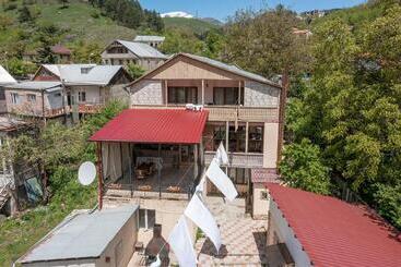 تختخواب و صبحانه Armenia Guesthouse