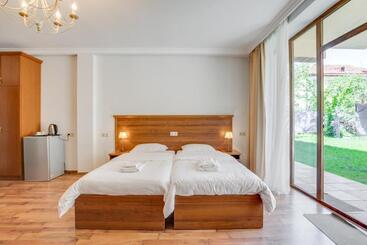 تختخواب و صبحانه Armenia Guesthouse