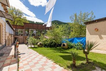 تختخواب و صبحانه Armenia Guesthouse
