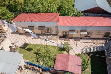 تختخواب و صبحانه Armenia Guesthouse