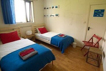 تختخواب و صبحانه Dynjandi Guesthouse
