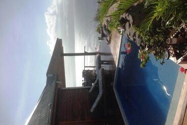 تختخواب و صبحانه Naveria Heights Lodge
