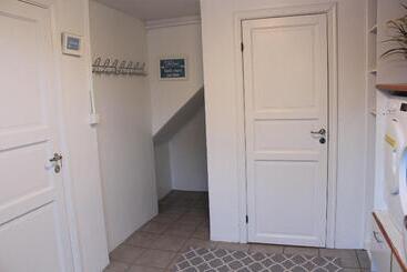 تختخواب و صبحانه Old Airline Guesthouse