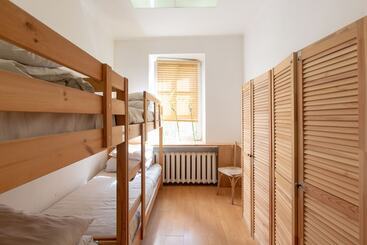 تختخواب و صبحانه Trinity Hostel
