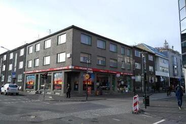 هتل 100 Iceland