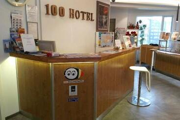 هتل 100 Iceland