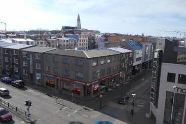 هتل 100 Iceland