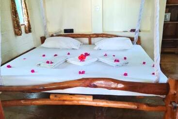 هتل African Dream Cottages   Diani Beach