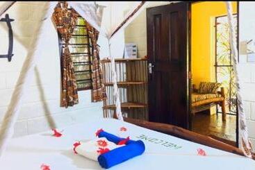 هتل African Dream Cottages   Diani Beach