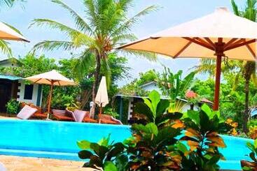 هتل African Dream Cottages   Diani Beach