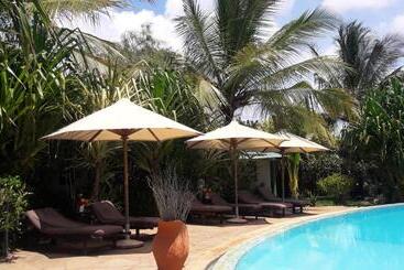 هتل African Dream Cottages   Diani Beach
