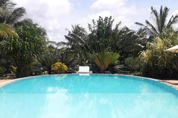 هتل African Dream Cottages   Diani Beach