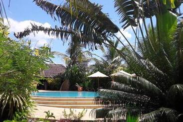 هتل African Dream Cottages   Diani Beach