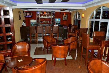 هتل Hillcourt Resort And Spa