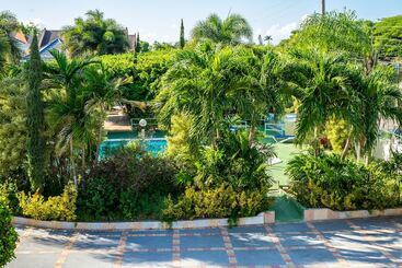 هتل Holiday Haven Resort & Banquet Hall