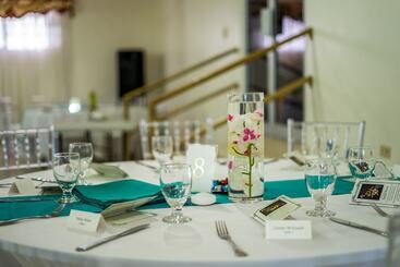 هتل Holiday Haven Resort & Banquet Hall