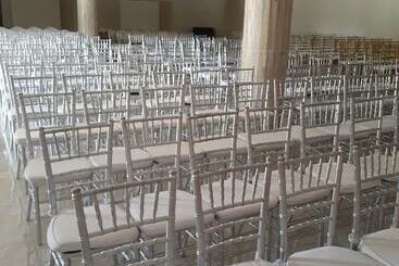 هتل Holiday Haven Resort & Banquet Hall