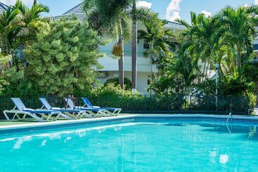 هتل Holiday Haven Resort & Banquet Hall